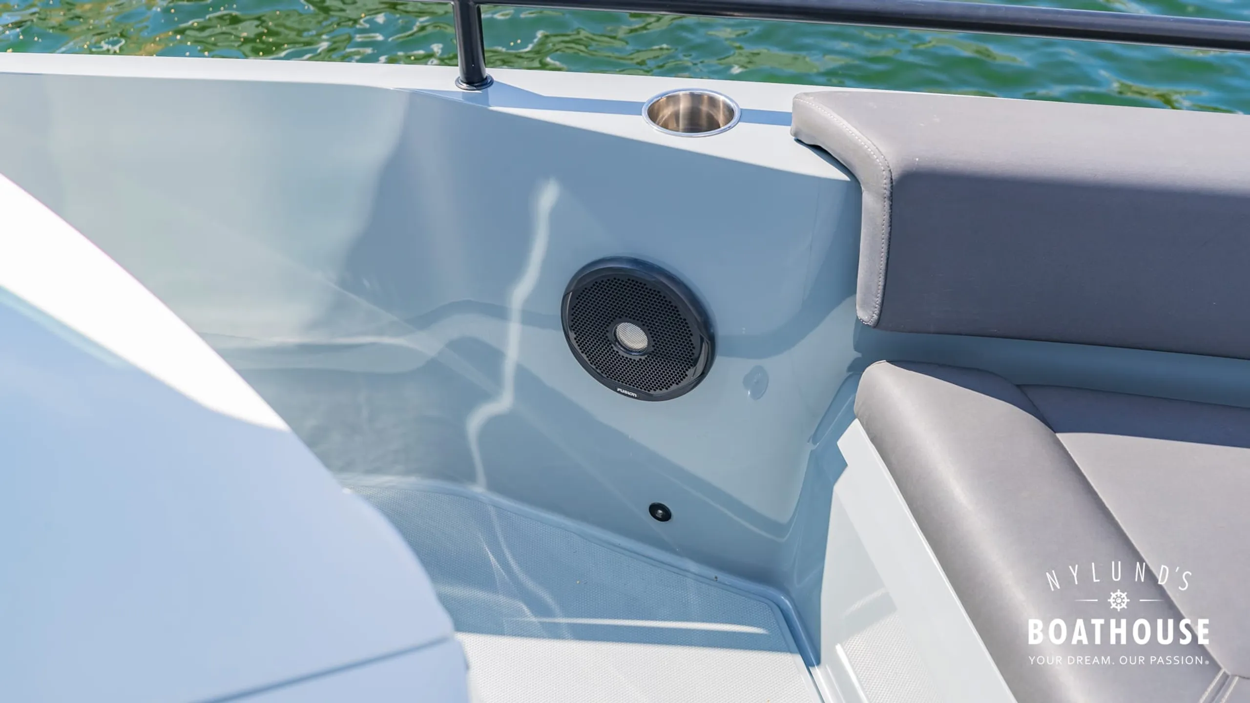 Axopar 28 Cabin - Brabus Line - Image 26