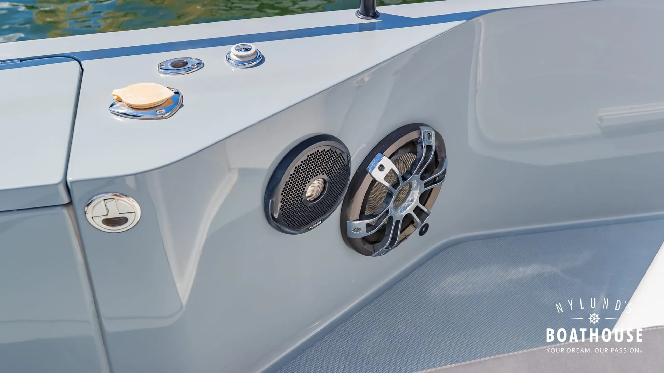 Axopar 28 Cabin - Brabus Line - Image 31