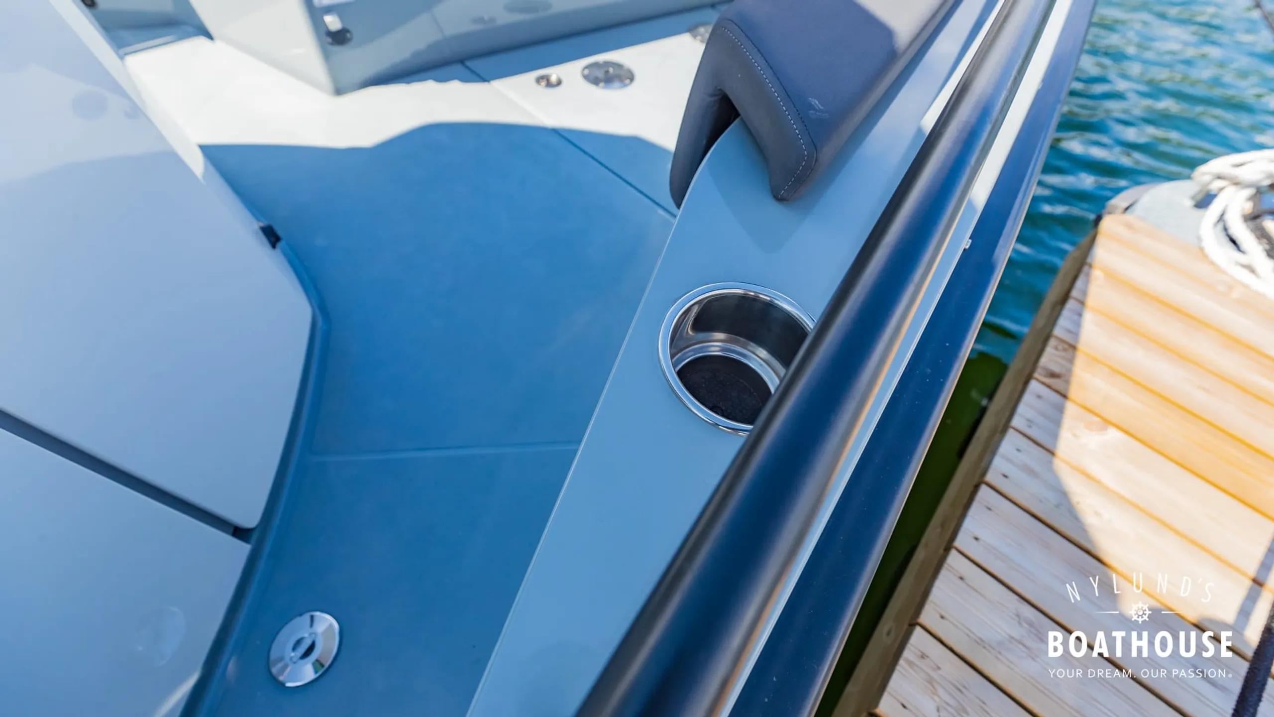 Axopar 28 Cabin - Brabus Line - Image 25