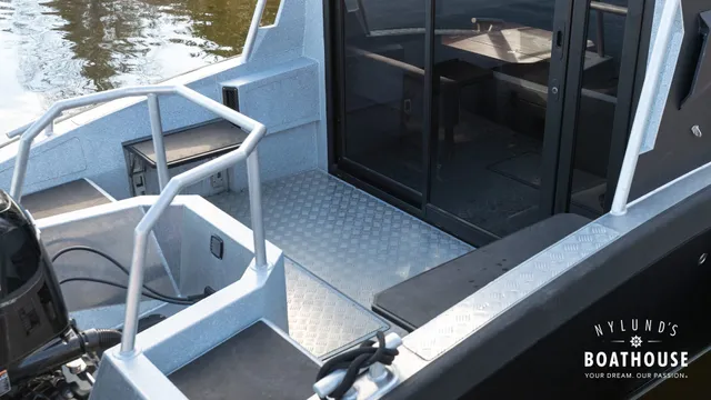 Vboats Voyager 700 Cabin