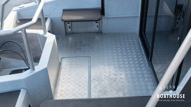 Vboats Voyager 700 Cabin