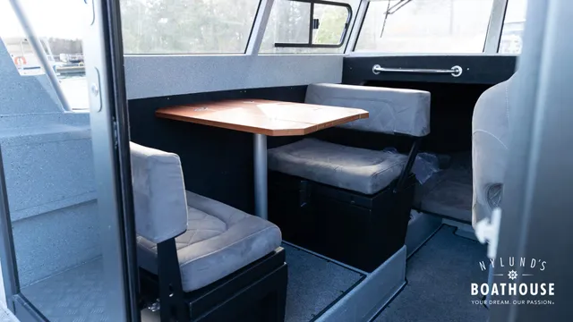 Vboats Voyager 700 Cabin