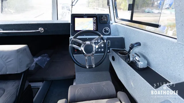 Vboats Voyager 700 Cabin