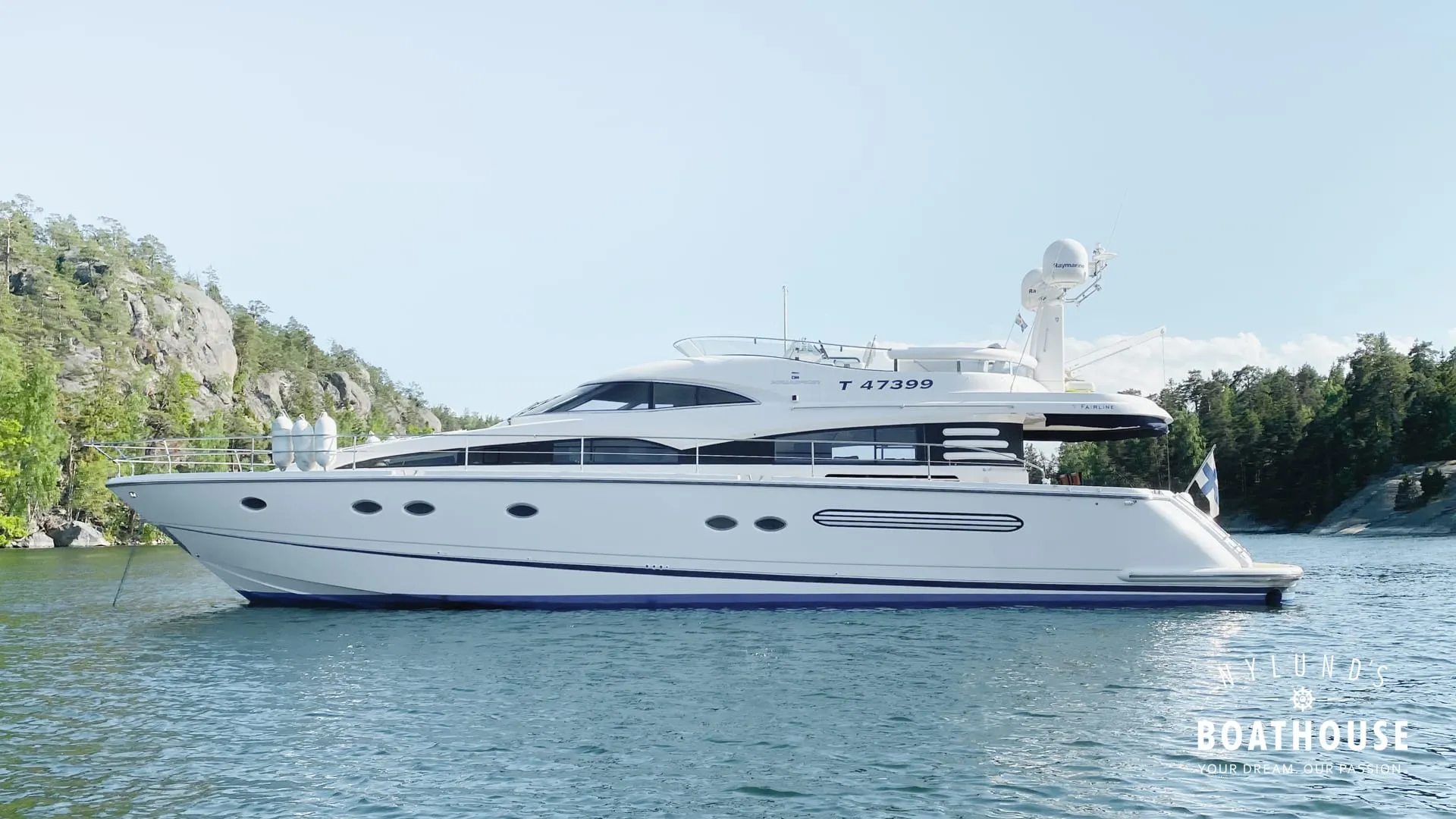 Fairline Squadron 62 - Image 11
