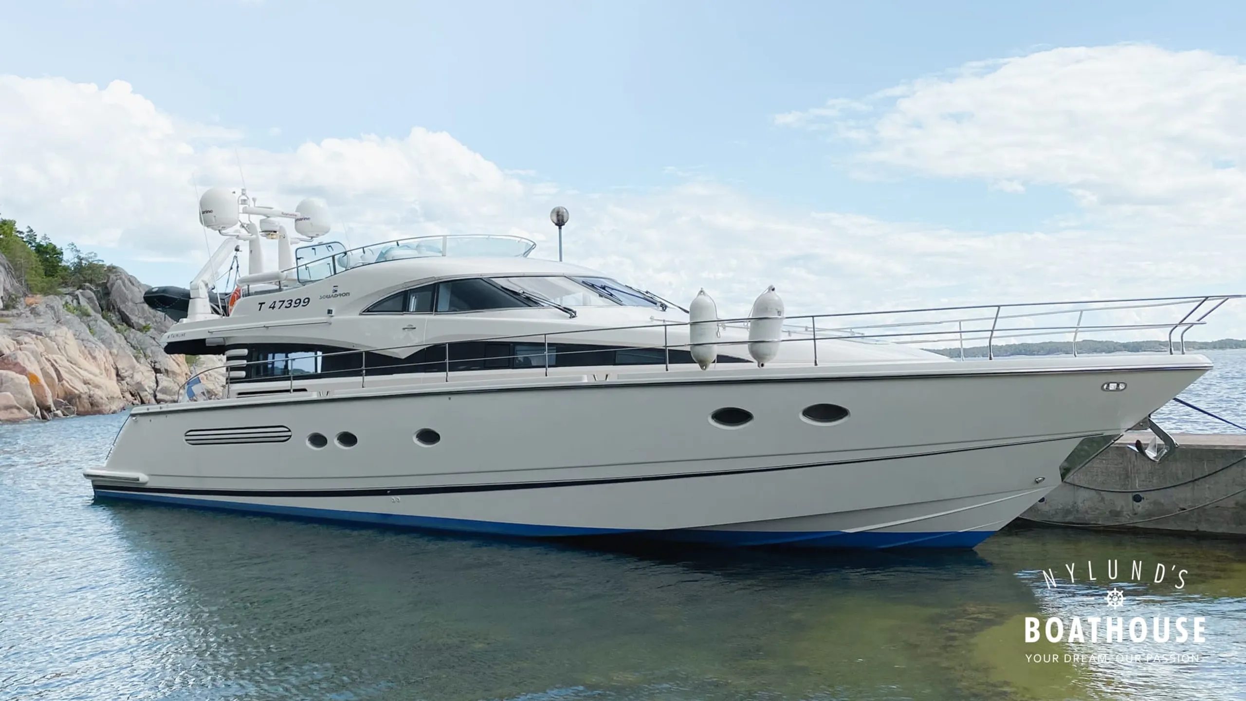 Fairline Squadron 62 - Image 14