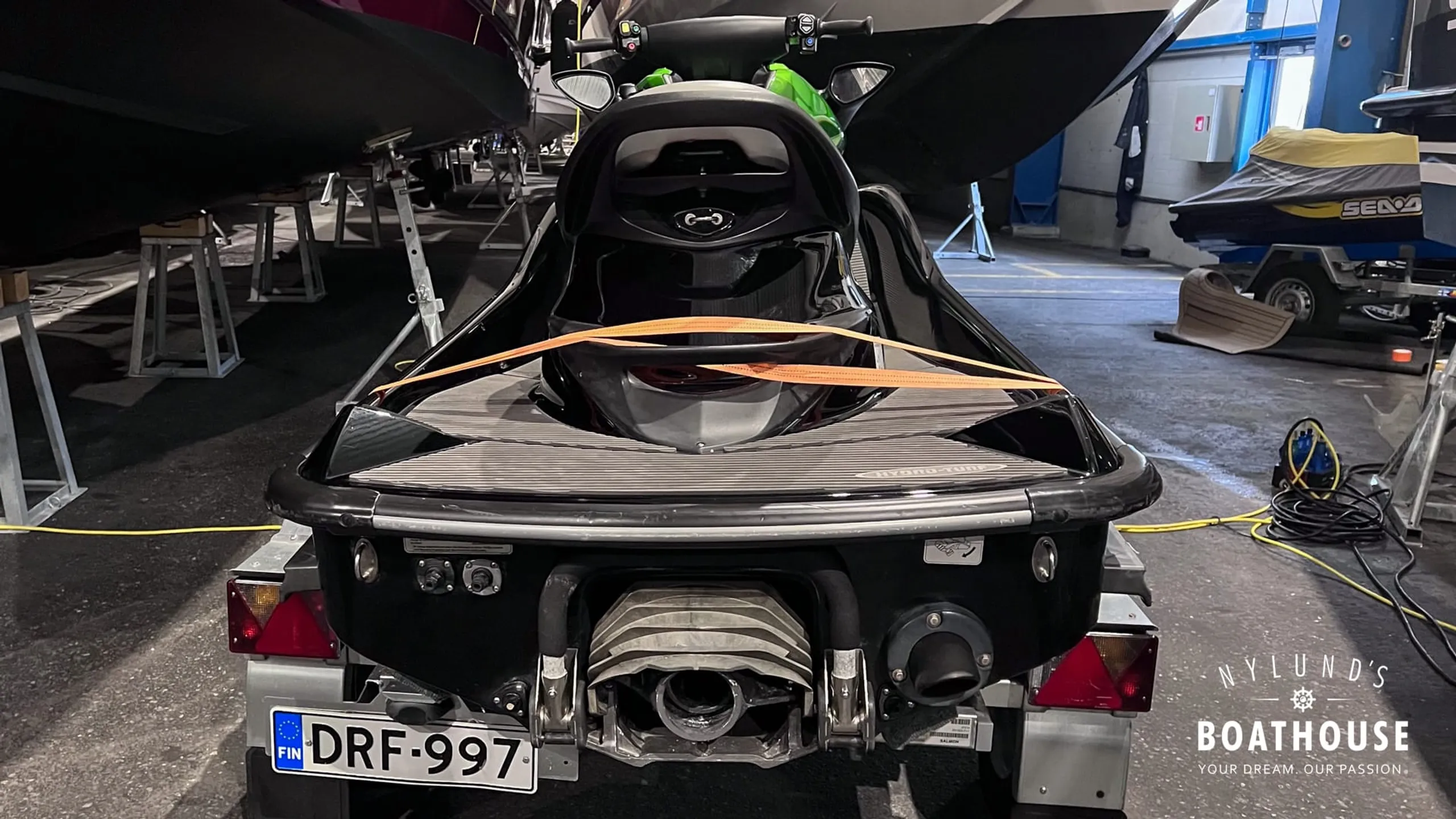 Kawasaki Ultra 300 X - Image 13