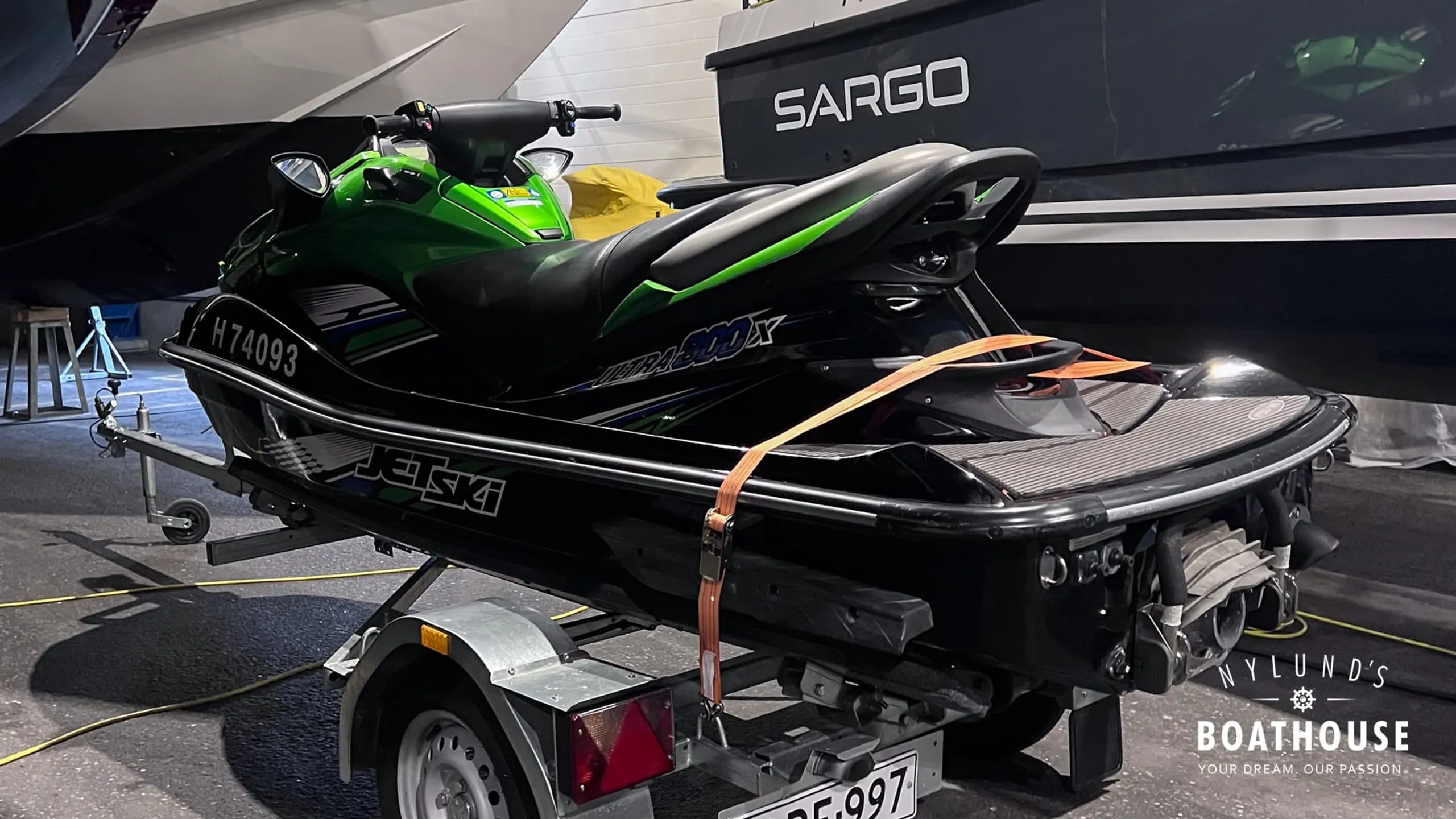Kawasaki Ultra 300 X - Image 8