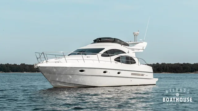 Azimut 42 Fly