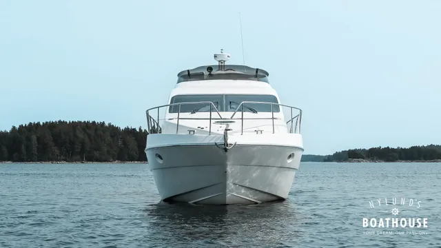 Azimut 42 Fly