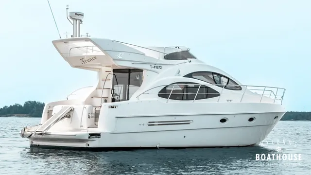 Azimut 42 Fly