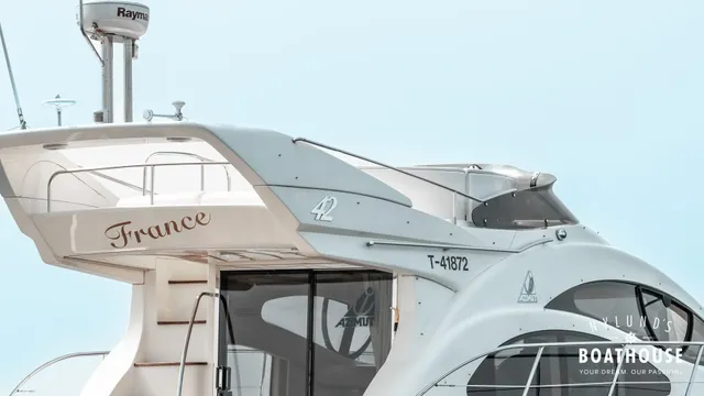 Azimut 42 Fly