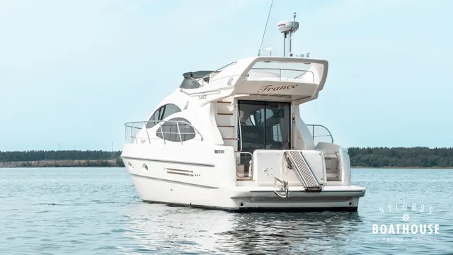 Azimut 42 Fly