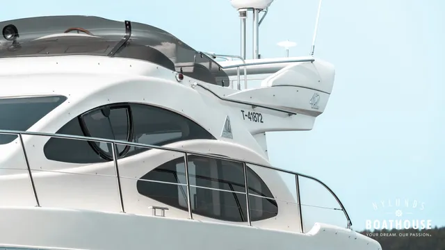 Azimut 42 Fly