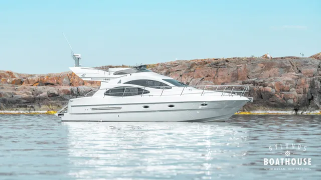 Azimut 42 Fly