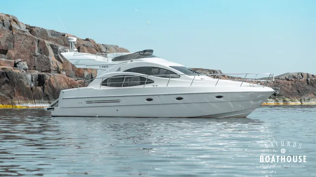Azimut 42 Fly