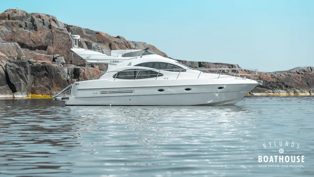 Azimut 42 Fly