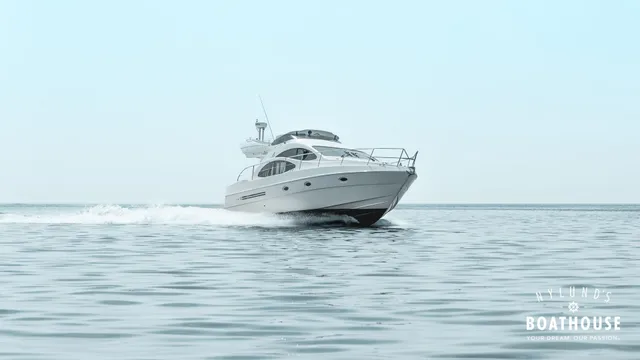 Azimut 42 Fly