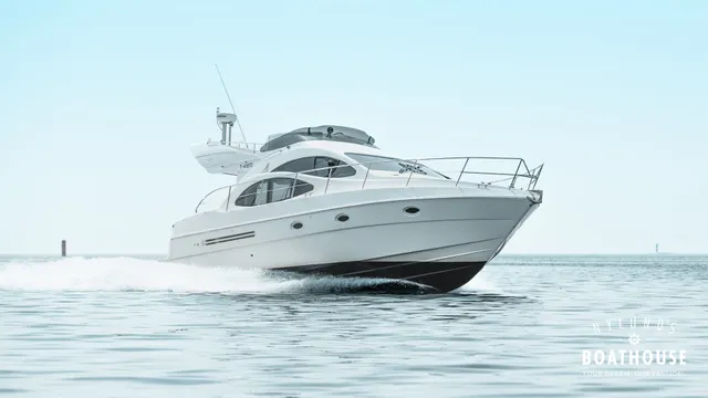 Azimut 42 Fly