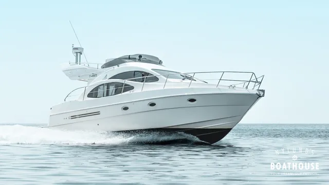 Azimut 42 Fly