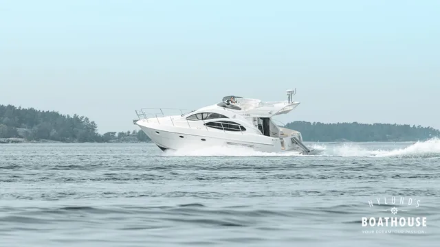 Azimut 42 Fly