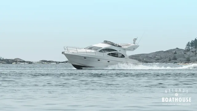 Azimut 42 Fly
