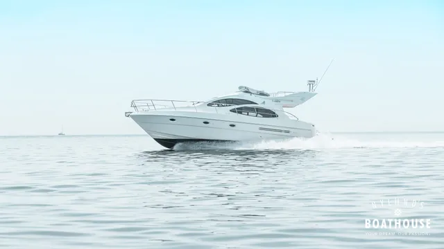 Azimut 42 Fly