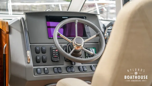 Nimbus 305 Coupé