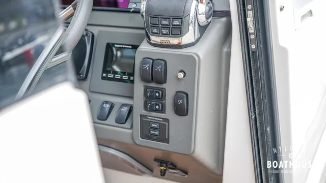Nimbus 305 Coupé