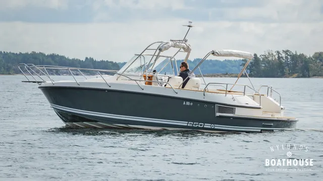Nimbus 250 R