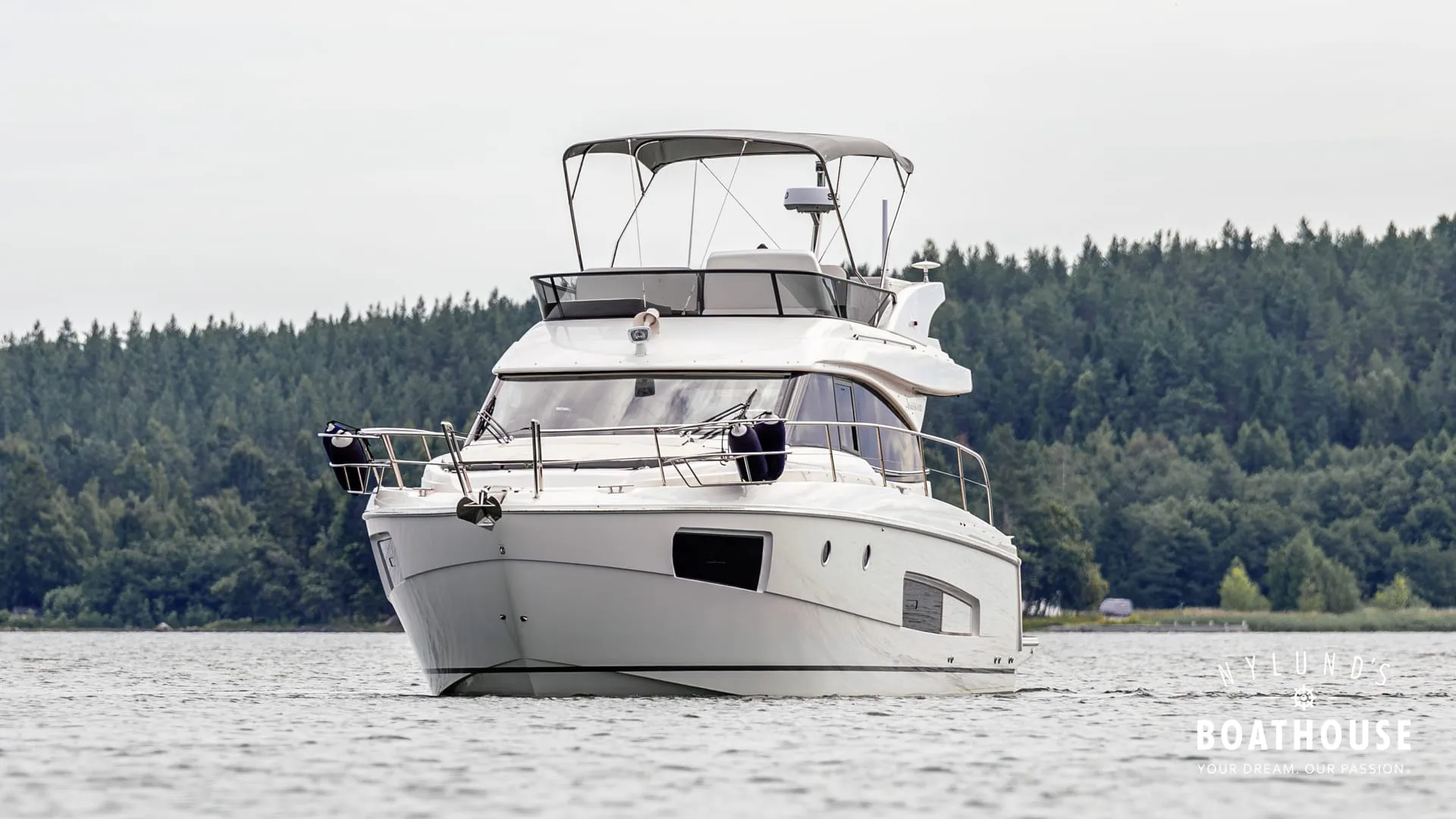 Bavaria Virtess 420 Fly - Image 9