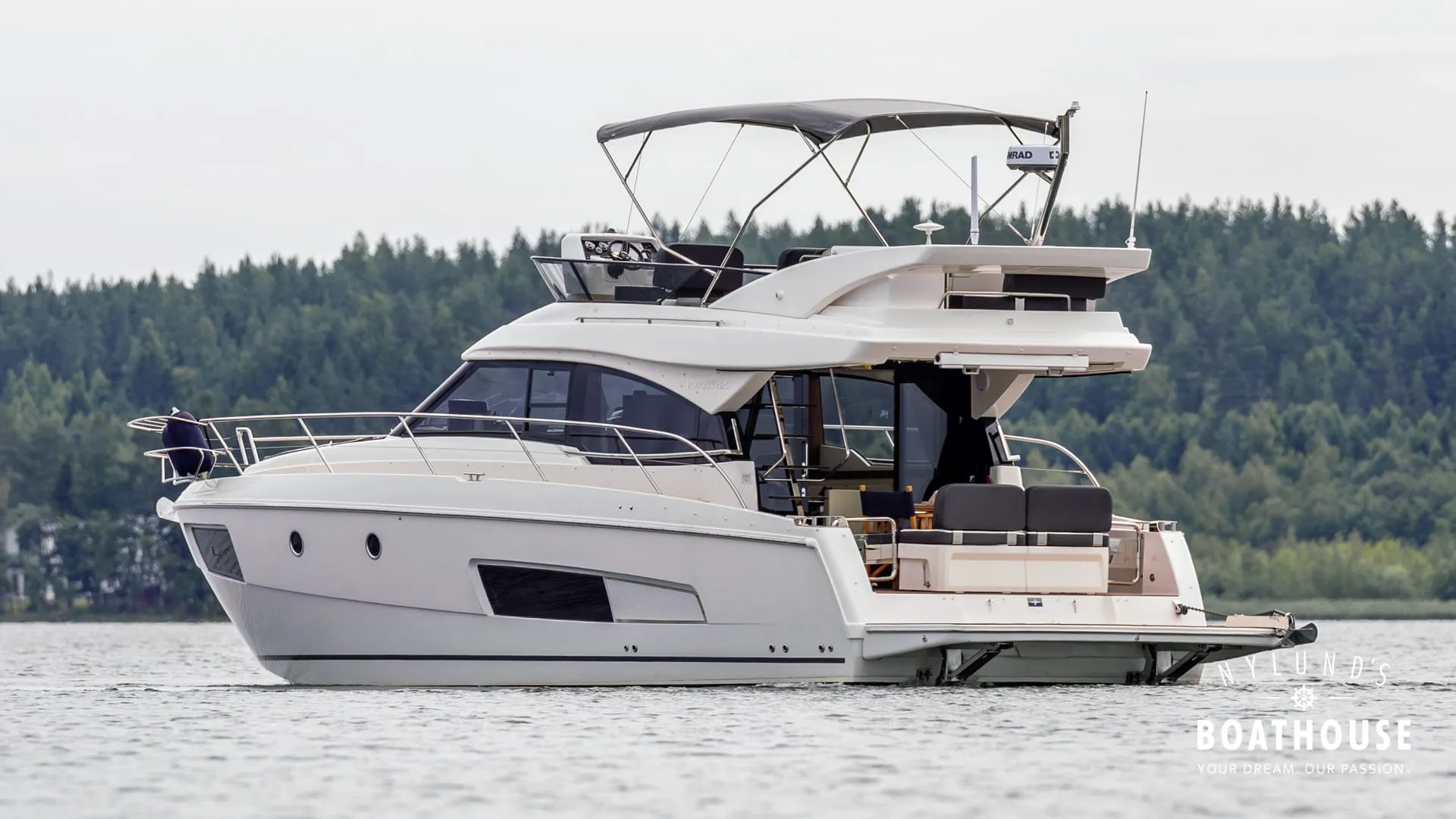 Bavaria Virtess 420 Fly - Image 11