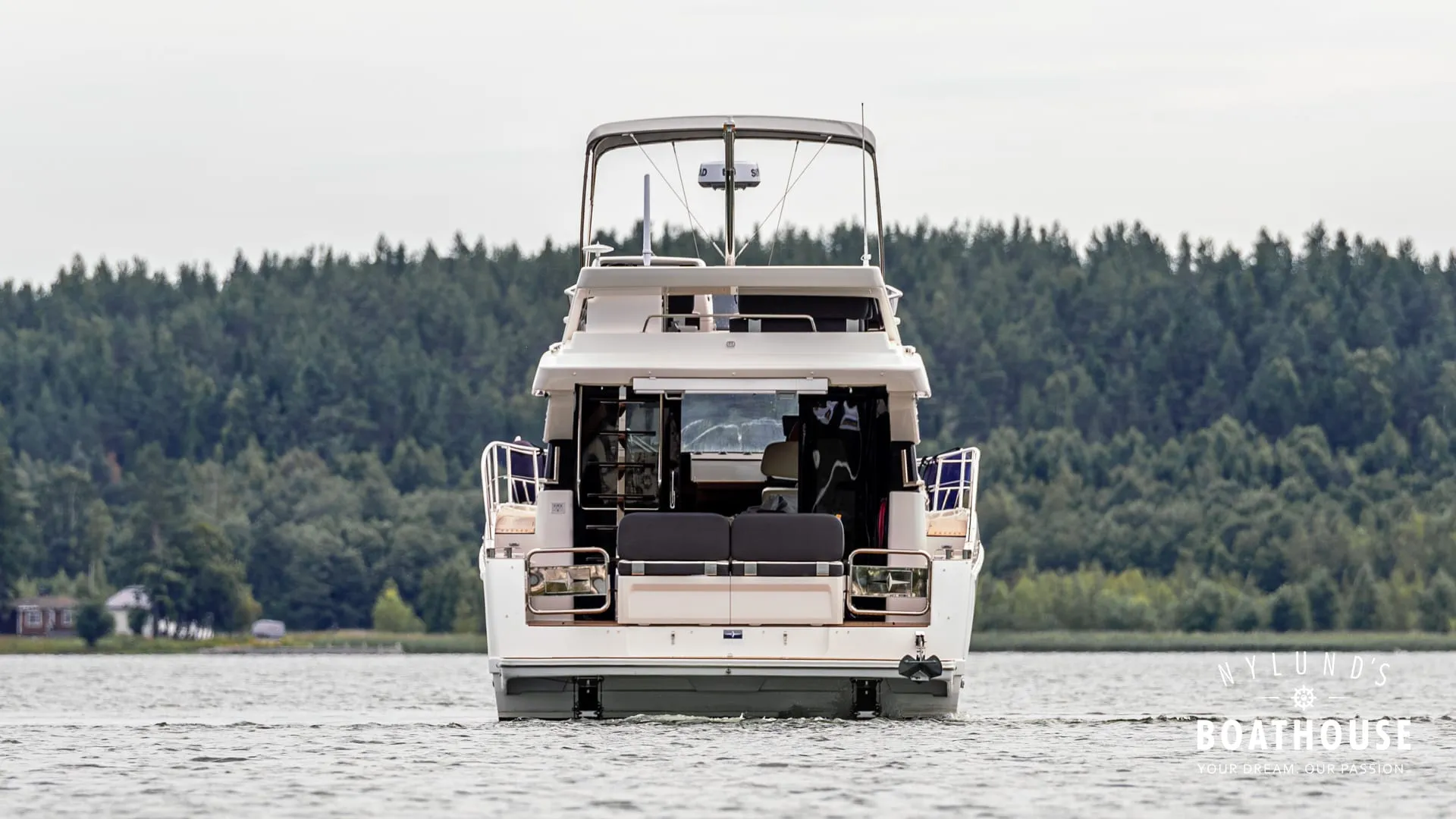 Bavaria Virtess 420 Fly - Image 2