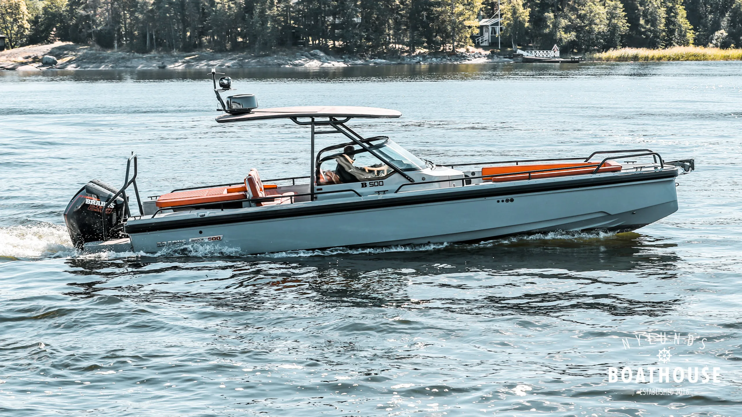 Axopar 28 T-top - Brabus Shadow 500 - Image 2