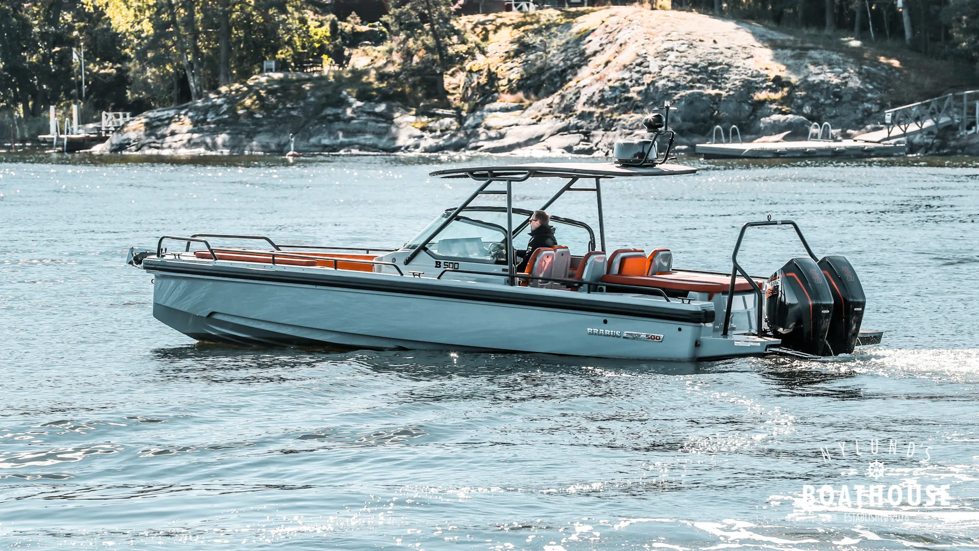 Axopar 28 T-top - Brabus Shadow 500 - Image 21