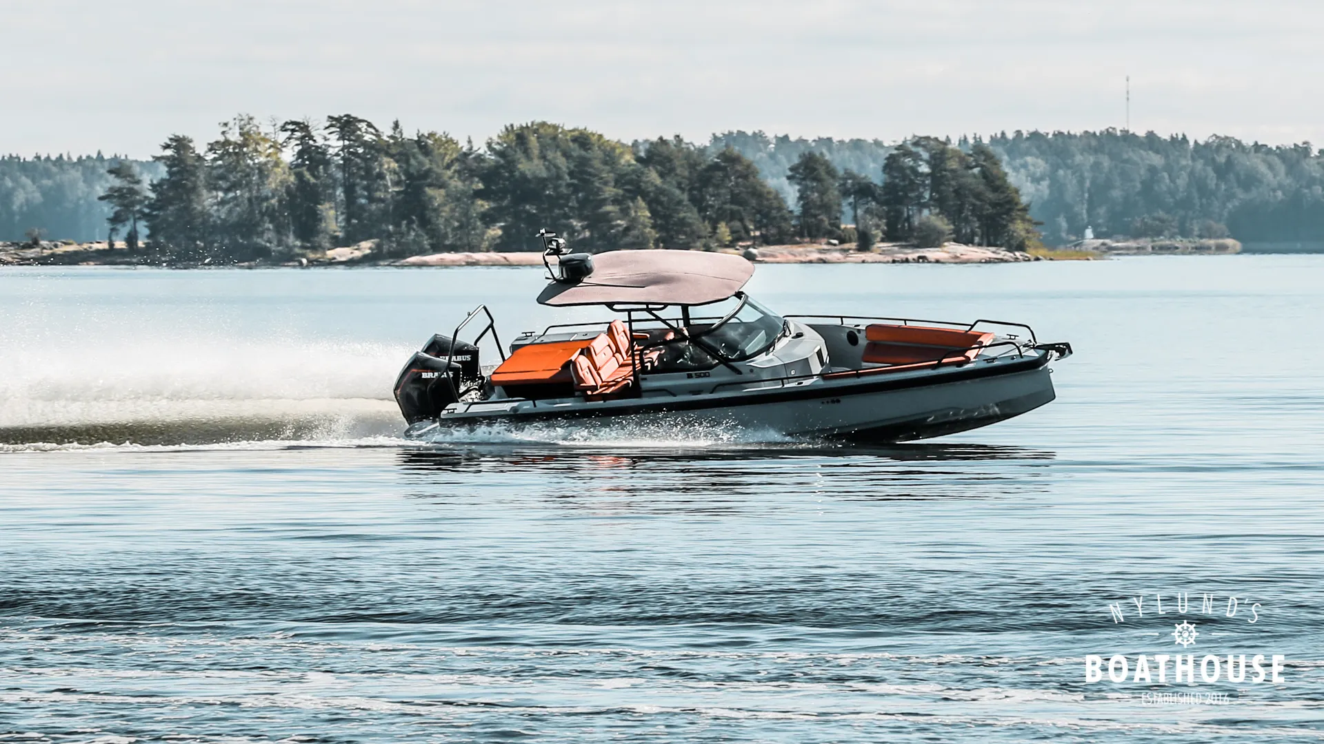 Axopar 28 T-top - Brabus Shadow 500 - Image 11