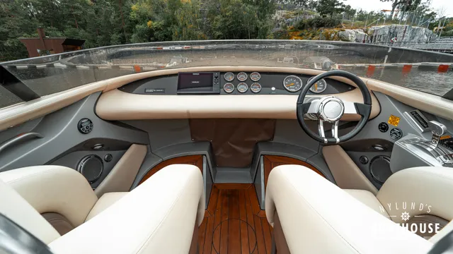 Donzi 28 Fearless Yacht