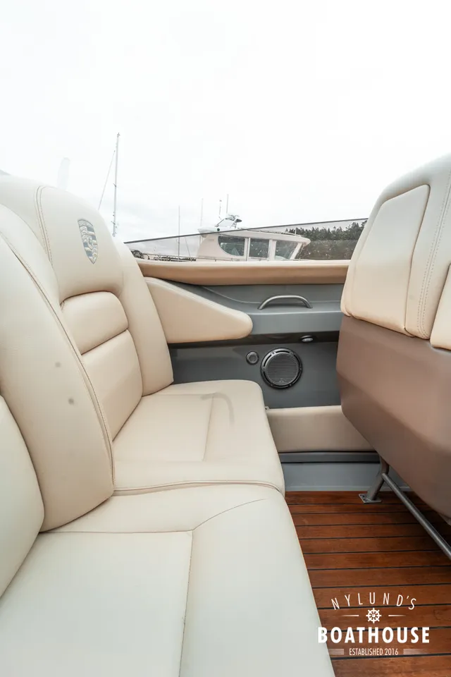 Donzi 28 Fearless Yacht
